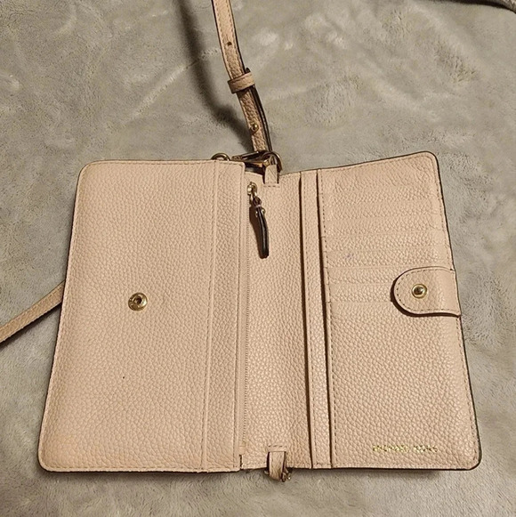 Michael Kors Soft Pink Leather Crossbody Purse - Picture 6 of 7